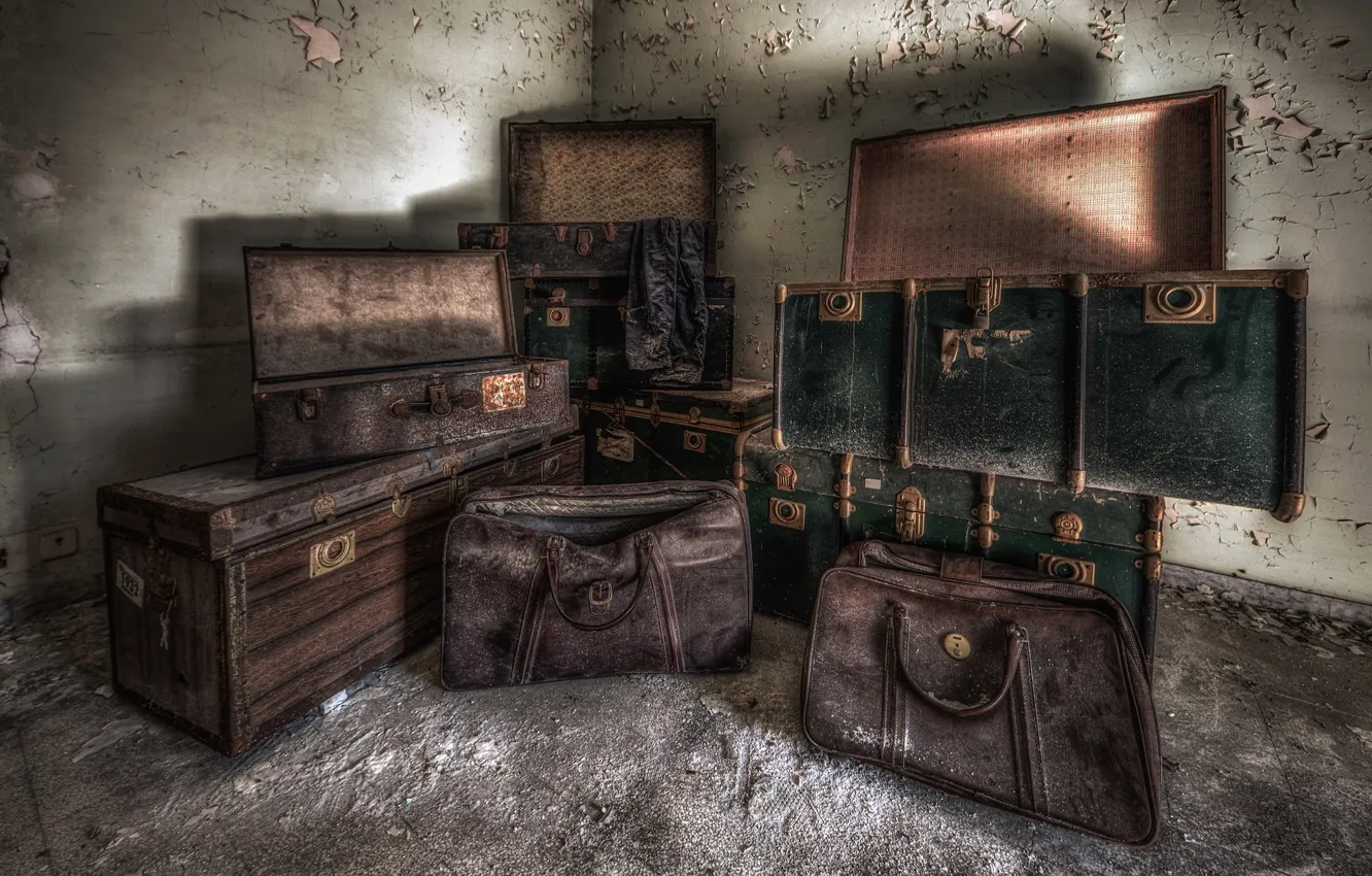 Photo wallpaper room, bags, suitcases