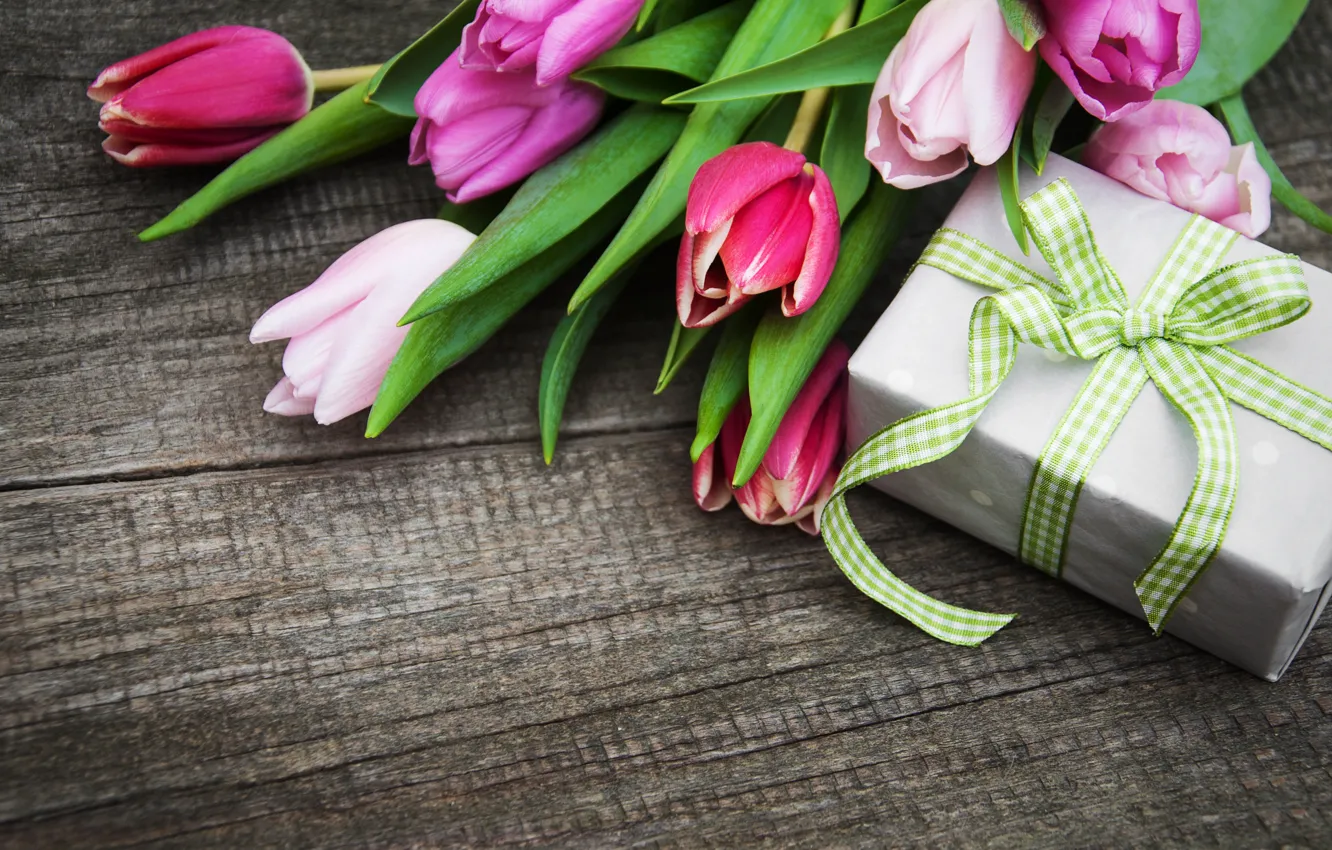 Photo wallpaper flowers, gift, bouquet, colorful, tulips, wood, pink, flowers