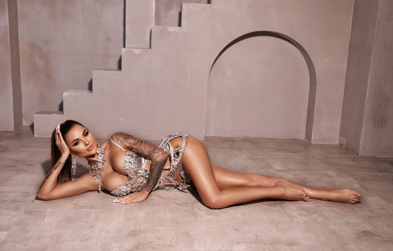 Photo wallpaper barefoot, figure, dress, tattoo, tattoo, legs, long hair, tattoo