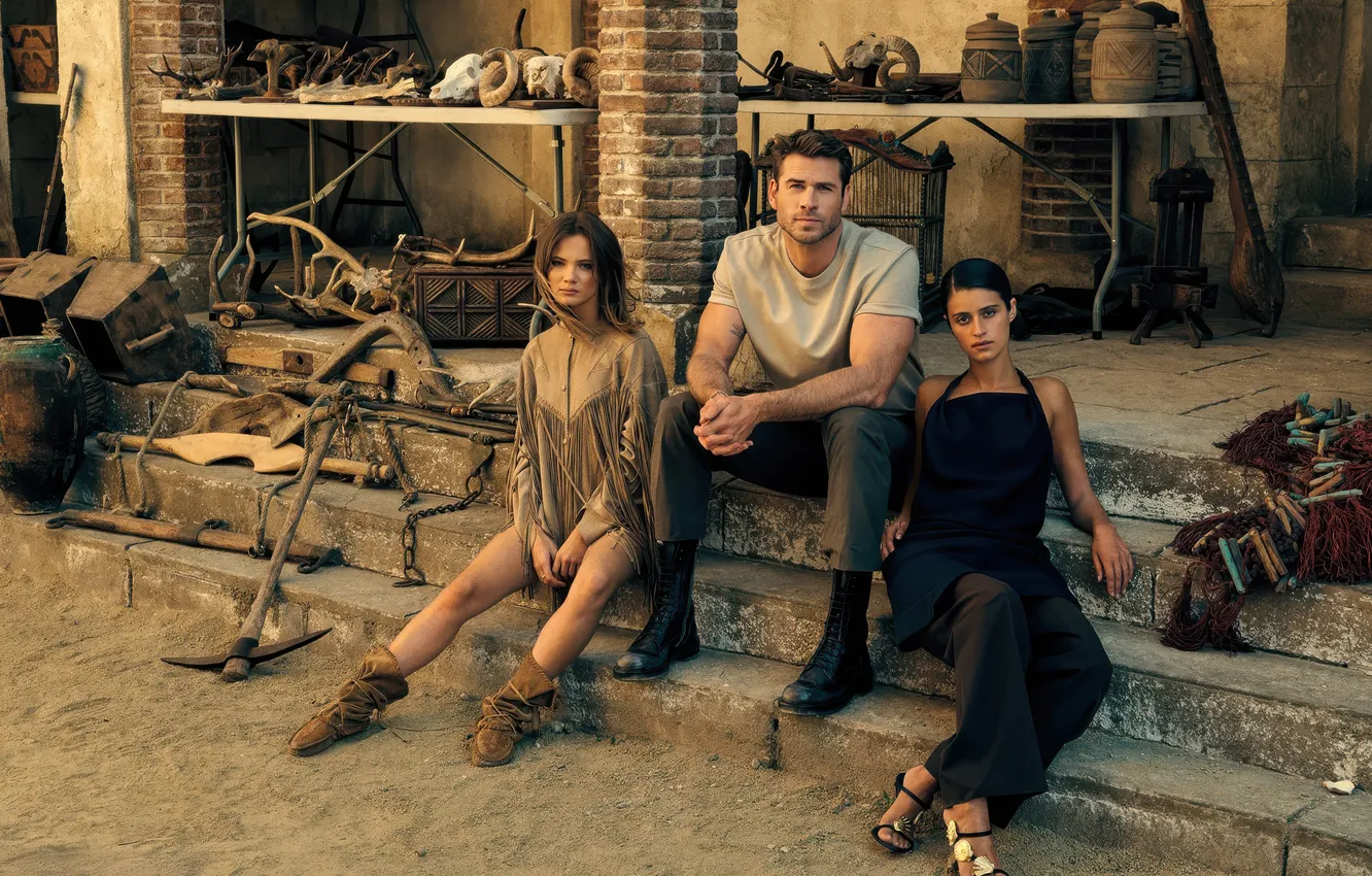 Photo wallpaper look, feet, things, figure, bones, stage, three, Liam Hemsworth