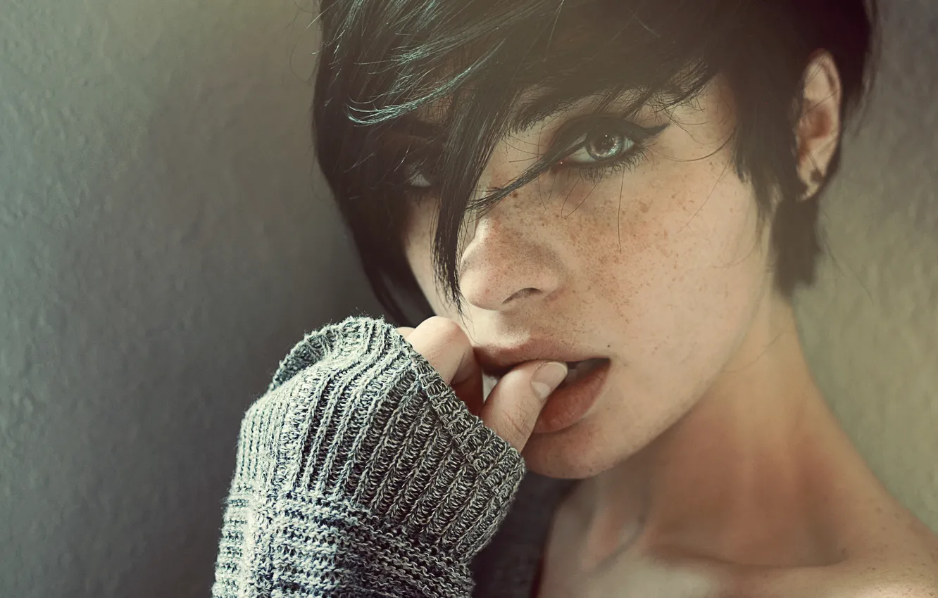 Photo wallpaper girl, face, portrait, freckles, By Laura Pol