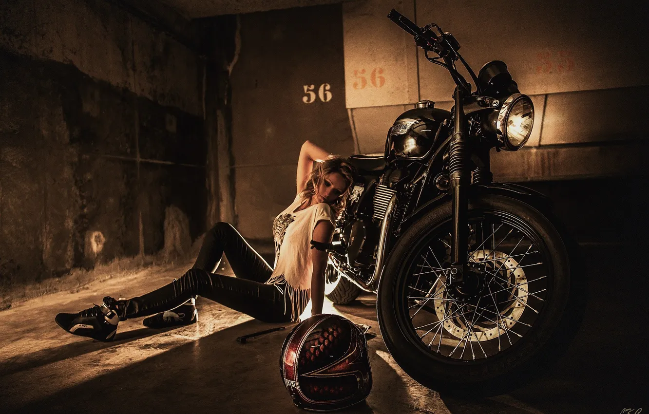 Photo wallpaper girl, pose, model, makeup, Mike, figure, hairstyle, motorcycle