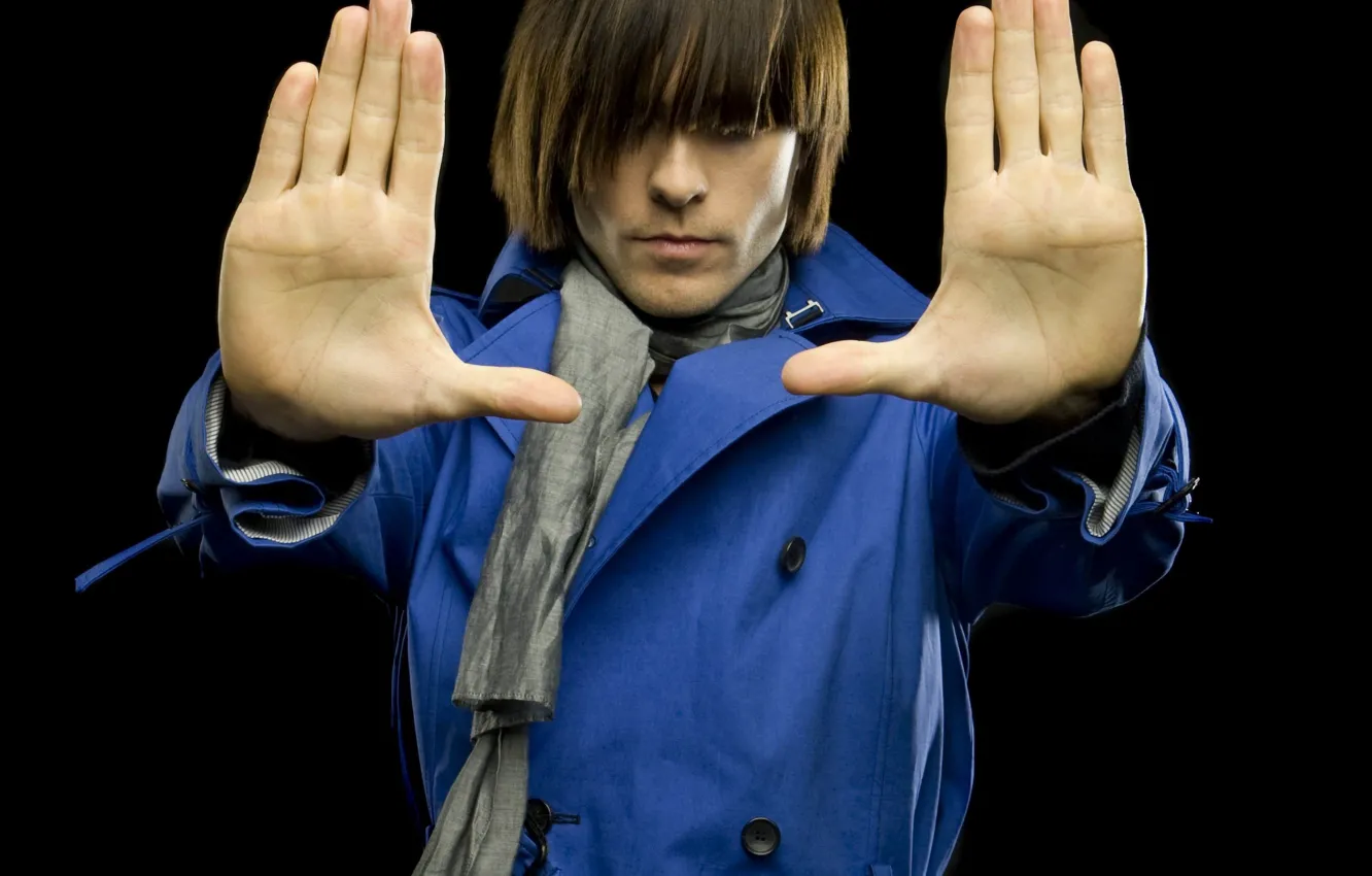 Photo wallpaper style, haircut, palm, Jared Leto, Jared Leto, grey scarf, blue coat