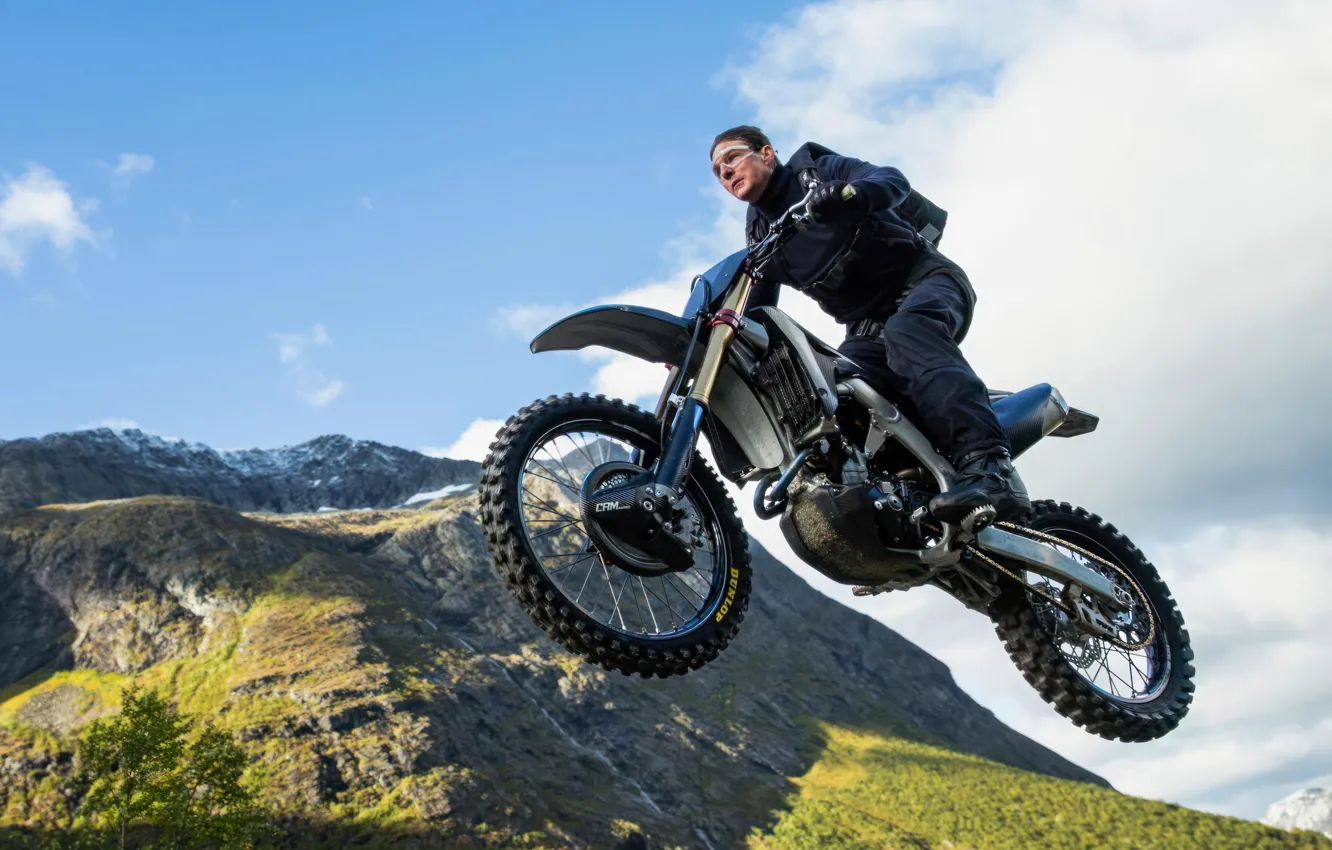 Photo wallpaper pose, Tom Cruise, part 1, bike, jump off a cliff, Mission Impossible: Deadly Reckoning, Tom …