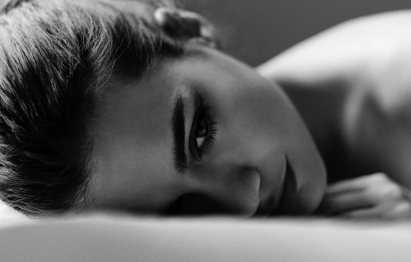 Photo wallpaper girl, brunette, black and white, Margo Szabo