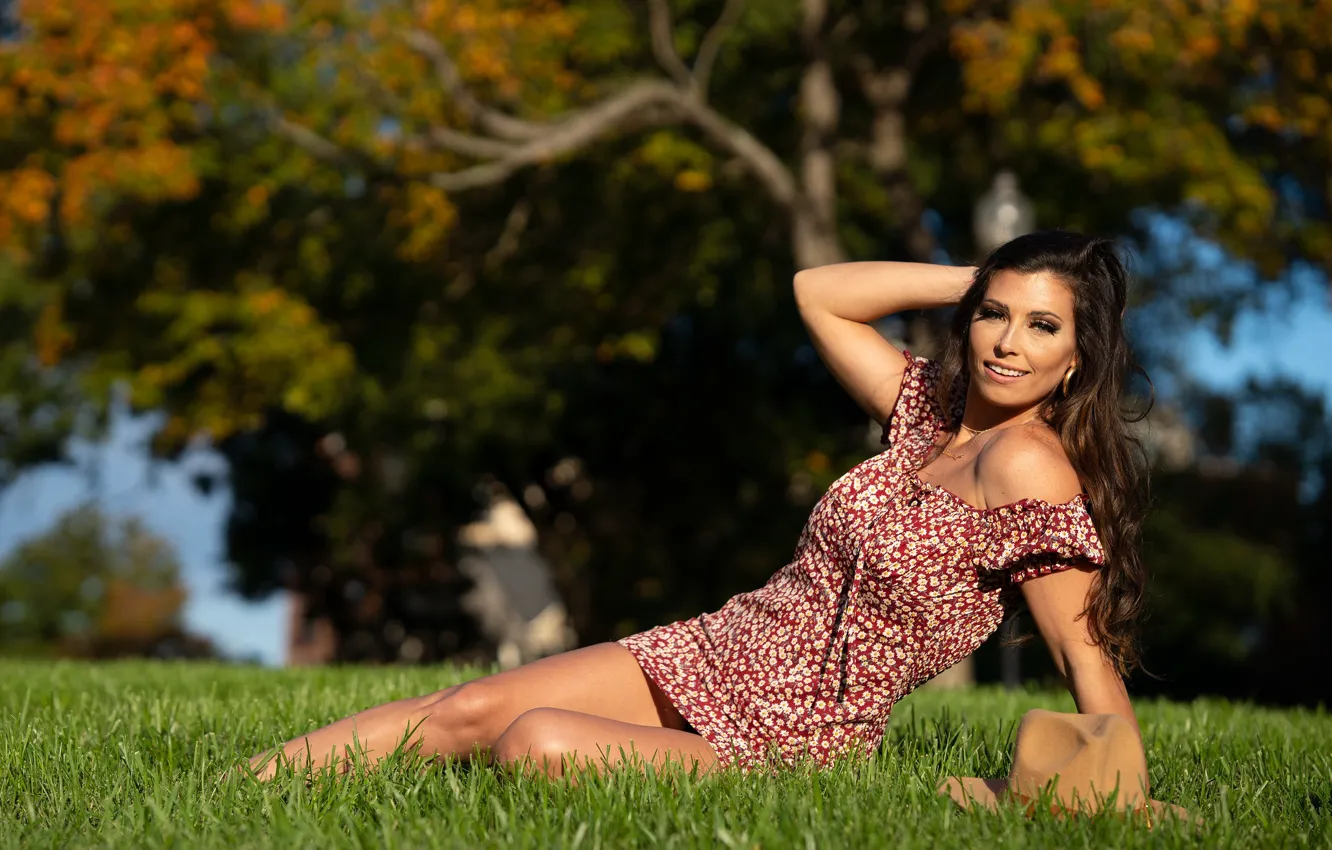 Photo wallpaper summer, look, girl, face, smile, legs