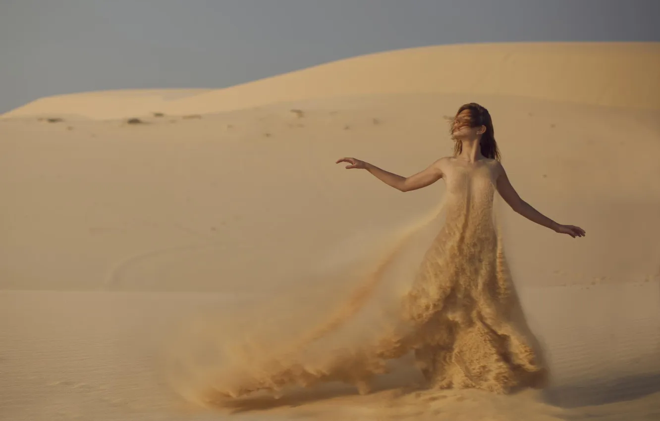 Photo wallpaper girl, pose, desert, photo by Katerina Plotnikova, dress sand