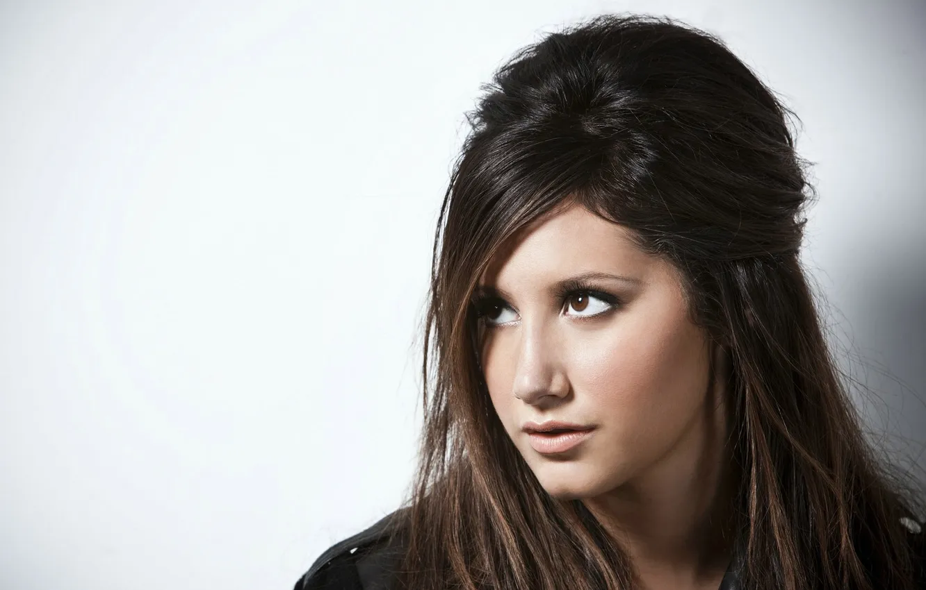 Photo wallpaper girl, looks, Ashley Tisdale, upstairs