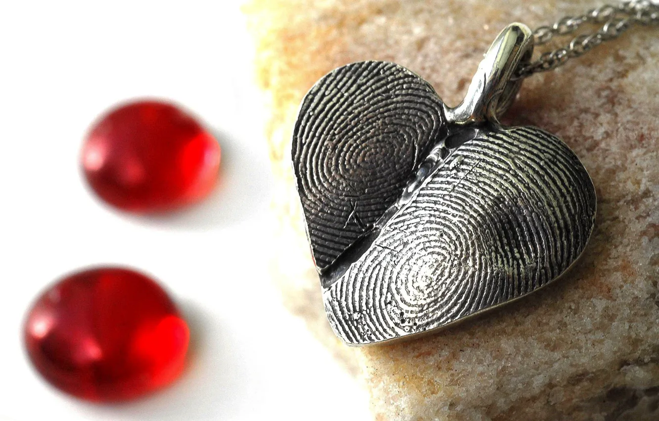 Photo wallpaper heart, medallion, fingers, imprint