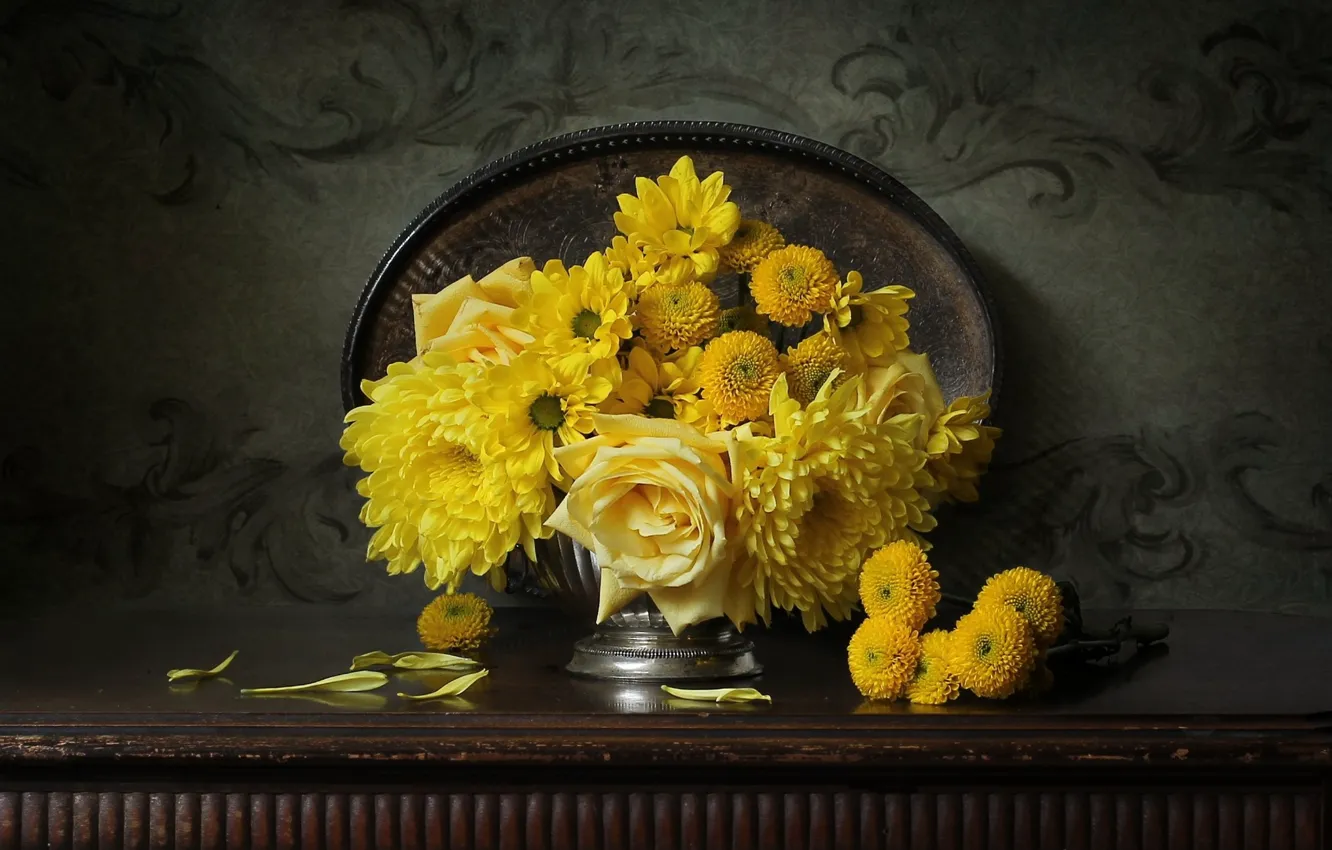 Photo wallpaper BACKGROUND, FLOWERS, ROSES, BOUQUET, CHRYSANTHEMUMS, dish