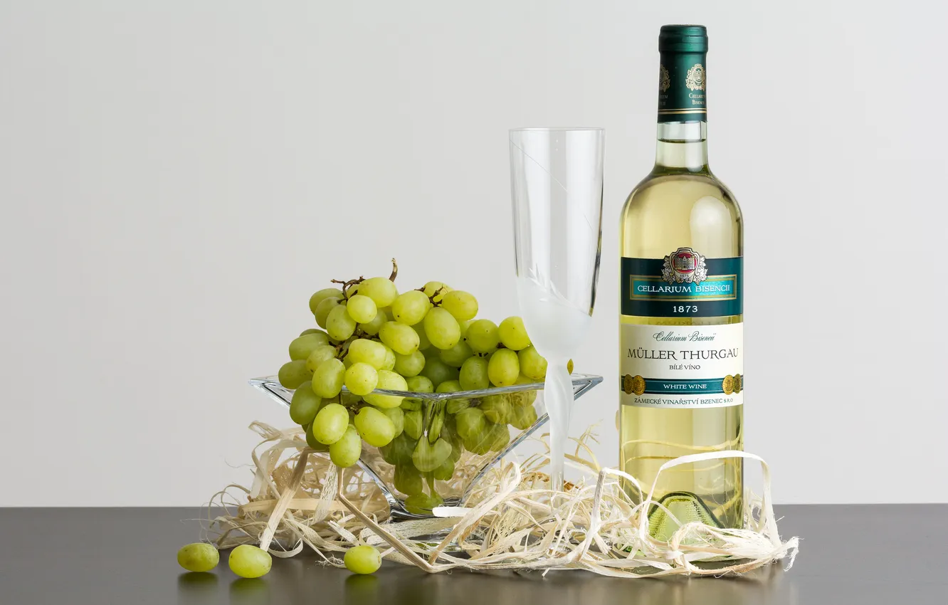 Photo wallpaper glass, grapes, white wine