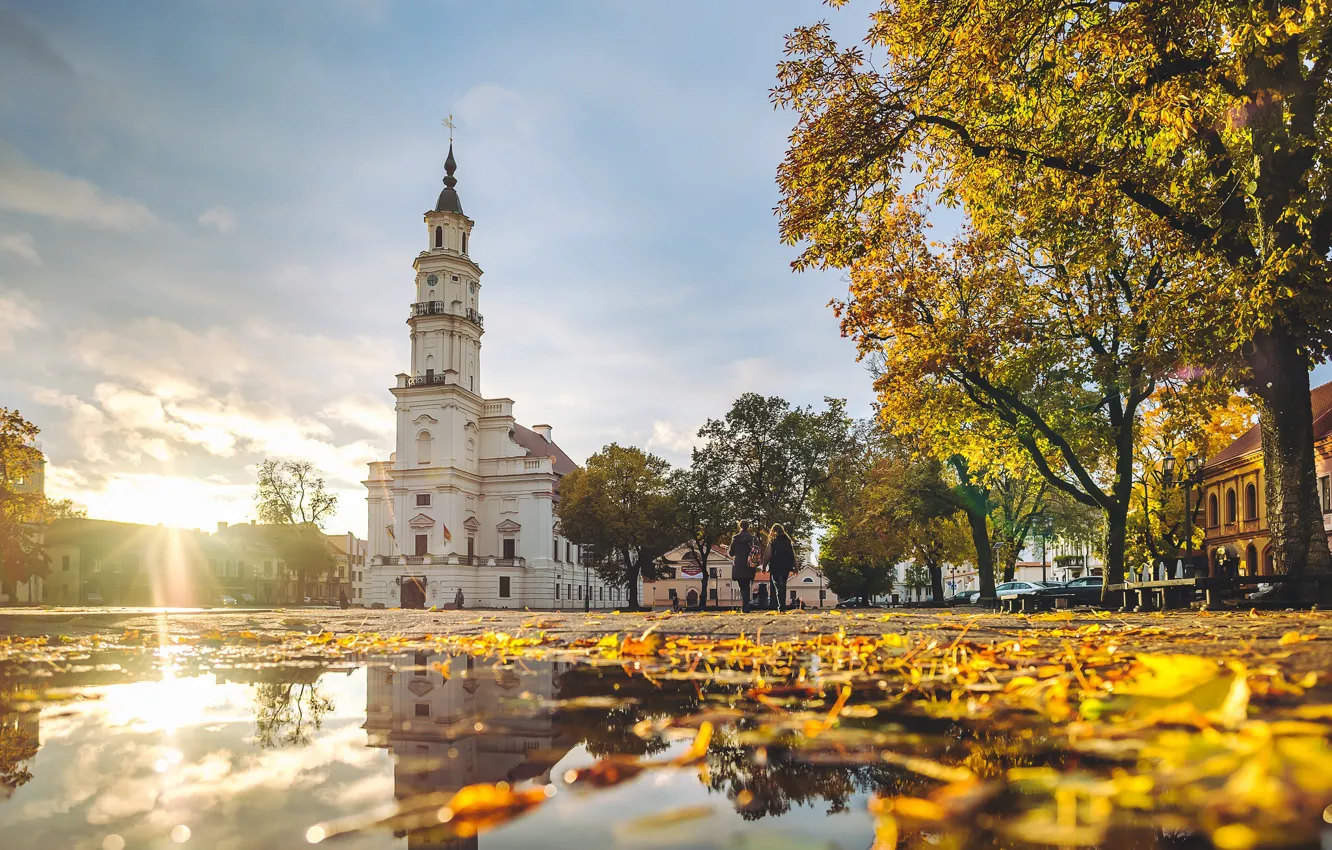 Photo wallpaper autumn colors, Lithuania, Kaunas, Town Hall