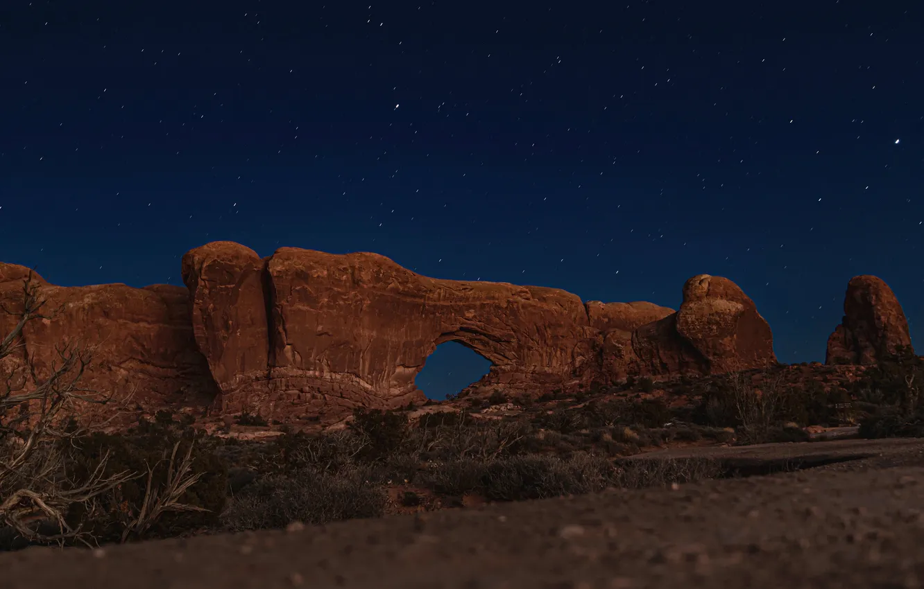 Photo wallpaper mountains, arch, desert, Utah, Archez, night, field, vegetation