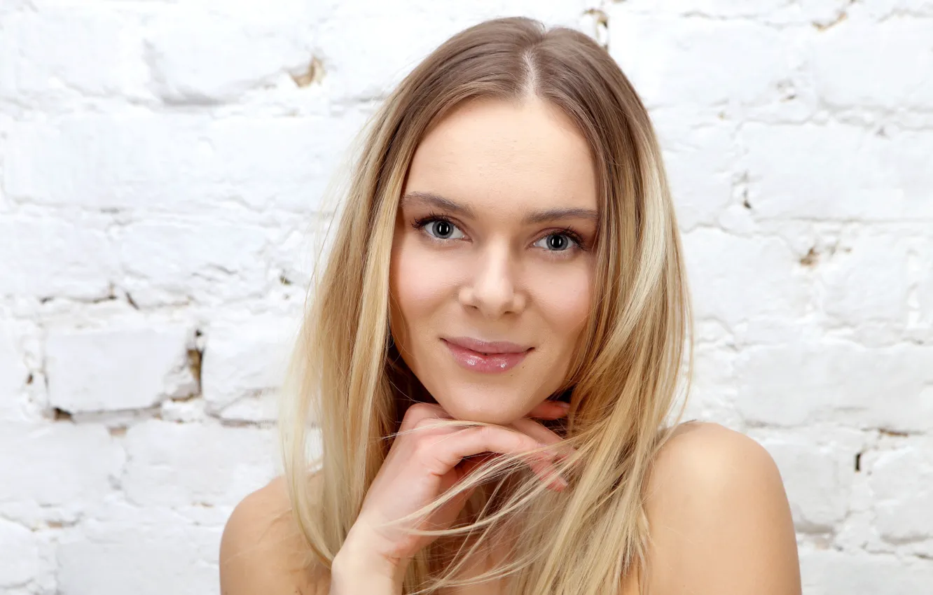 Photo wallpaper smile, model, portrait, white background, close up, Karissa Diamond