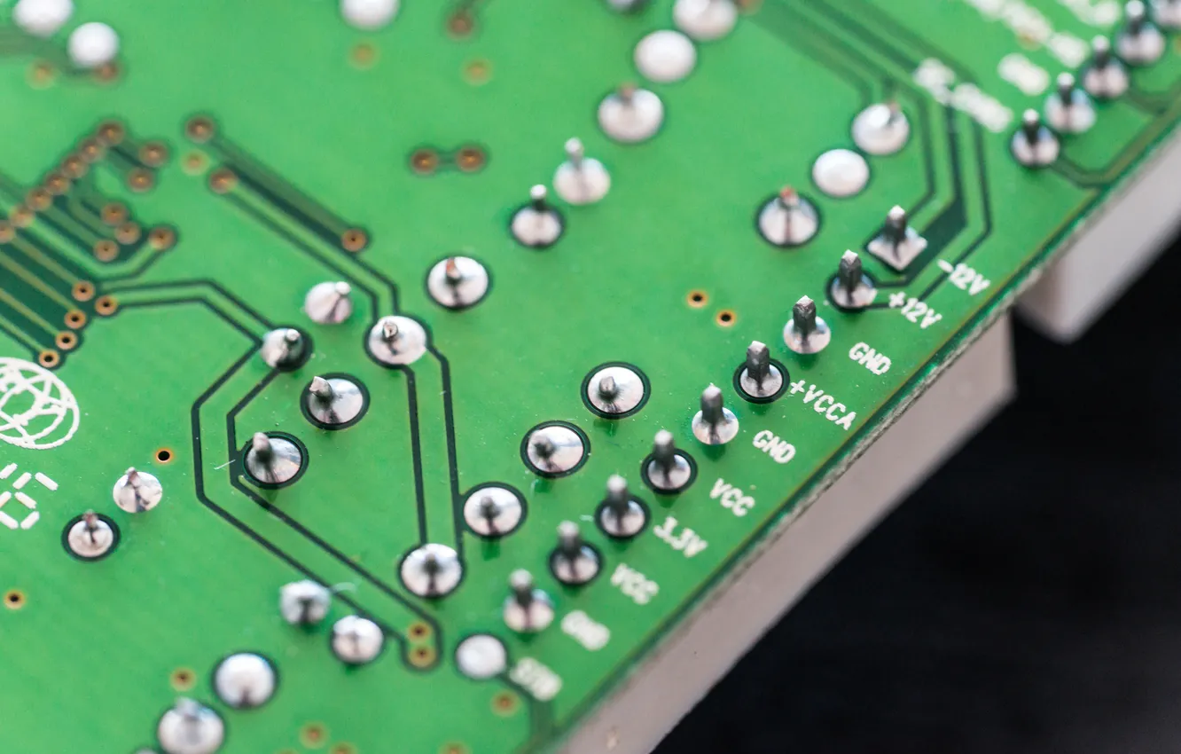 Photo wallpaper board, electronics, connections