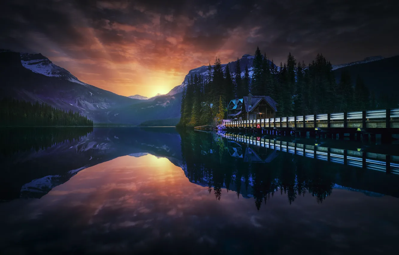 Photo wallpaper Canada, lake emerald, Emerald Lake Sunrise