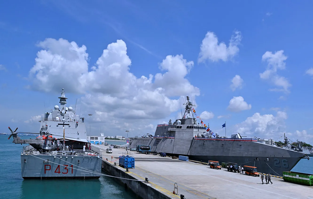 Photo wallpaper frigate, littoral, Francesco Morosini, USS Mobile