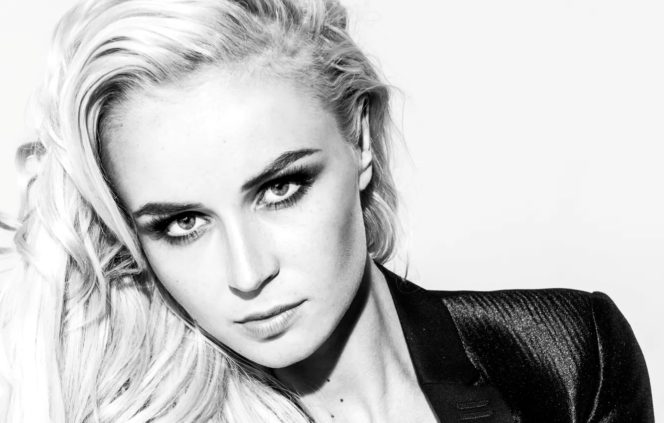 Photo wallpaper portrait, black and white, singer, Polina Gagarina