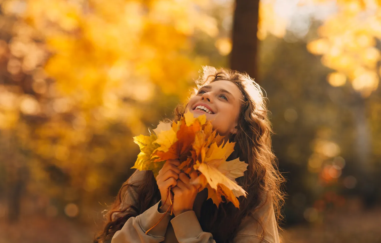 Photo wallpaper autumn, look, girl, light, joy, yellow, nature, pose