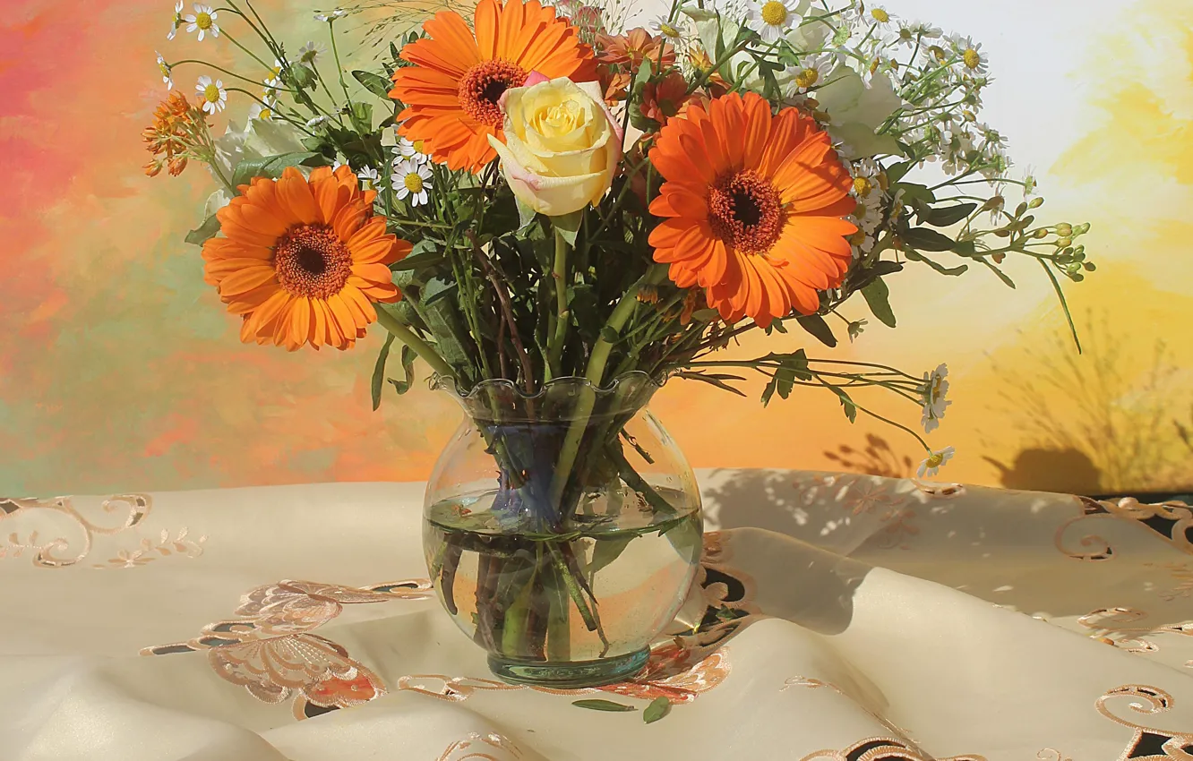 Photo wallpaper table, bouquet, vase, gerbera, napkin, Color