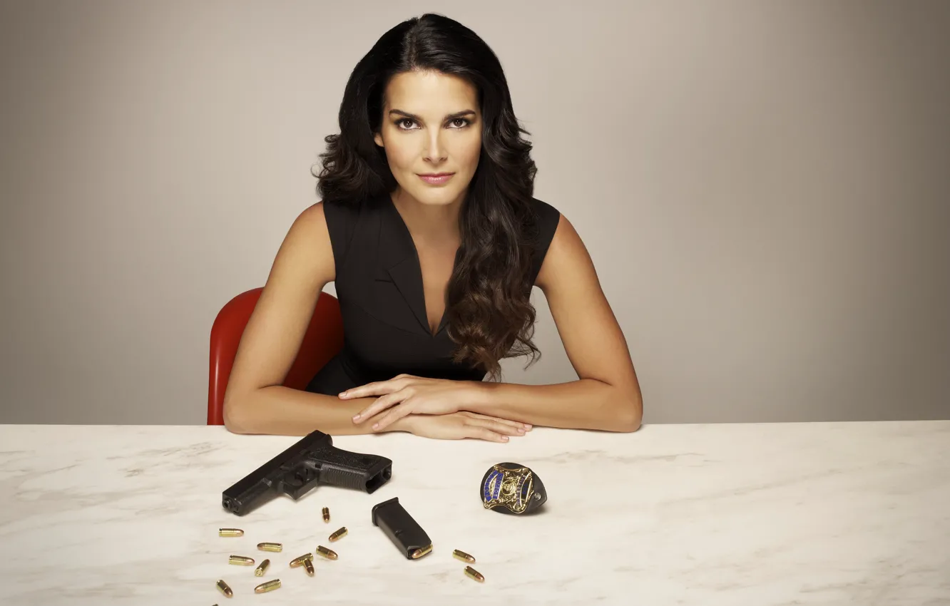 Photo wallpaper look, pose, gun, weapons, icon, the series, Angie Harmon, Angie Harmon