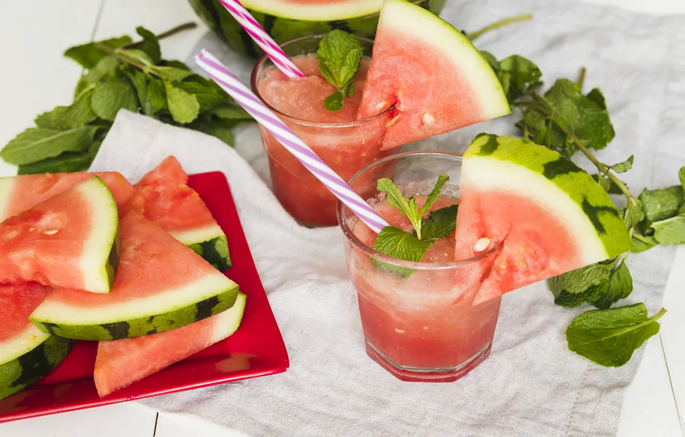 Photo wallpaper watermelon, glasses, slices, smoothies