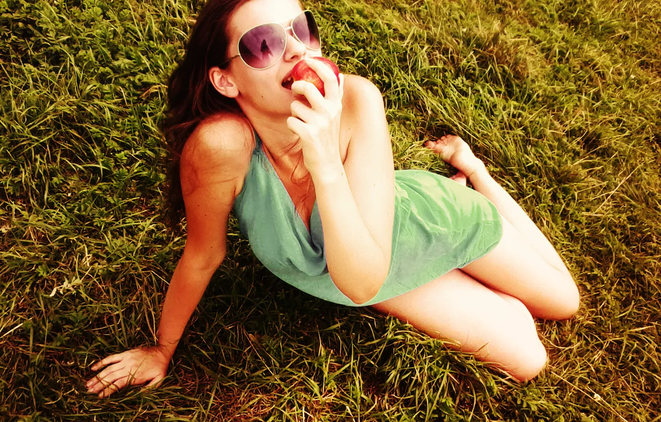 Photo wallpaper grass, girl, light, glasses, peaches