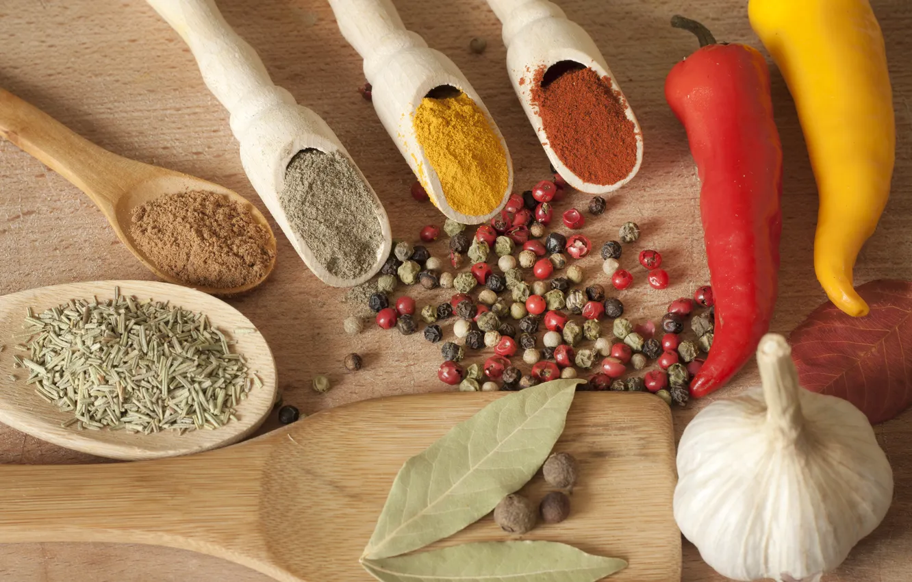 Photo wallpaper spices, garlic, seasoning, Bay leaf, pods, red pepper, saffron