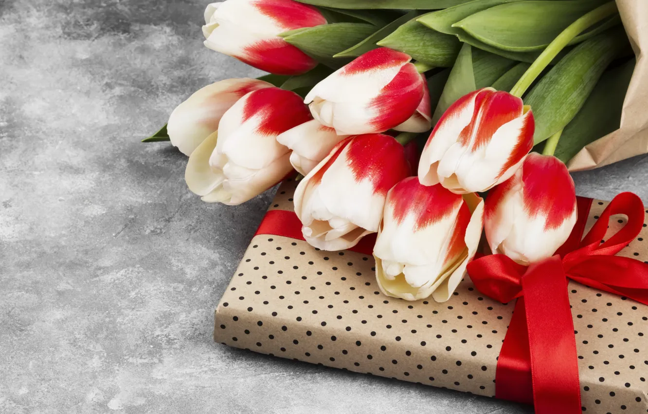 Photo wallpaper gift, bouquet, tulips