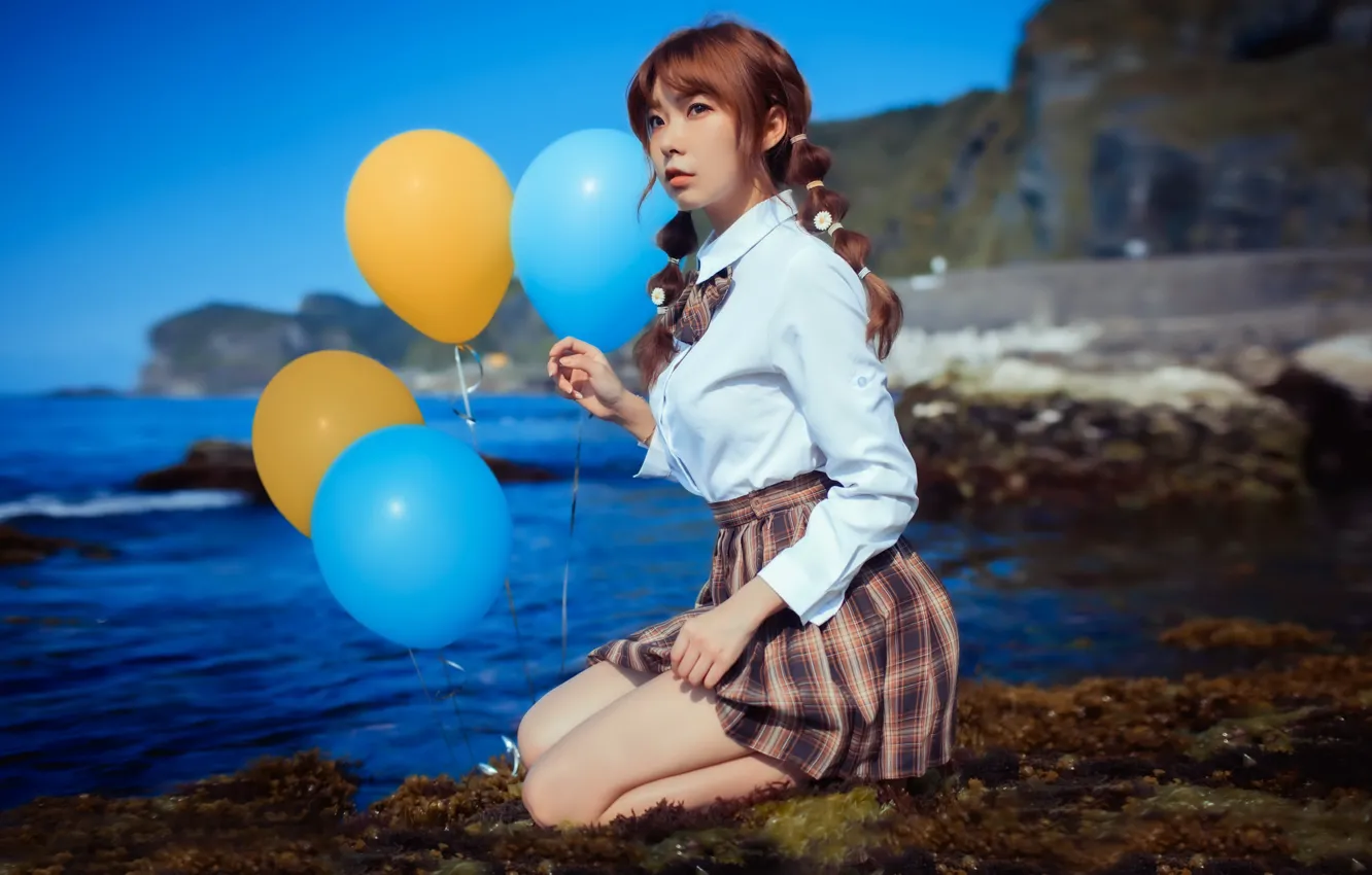 Photo wallpaper girl, balls, Asian