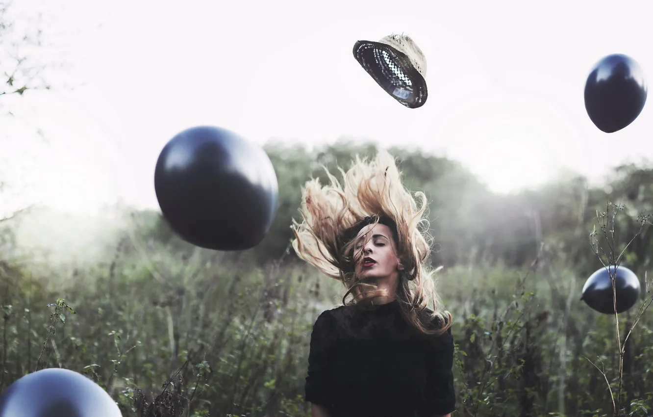 Photo wallpaper girl, balls, the situation, hat