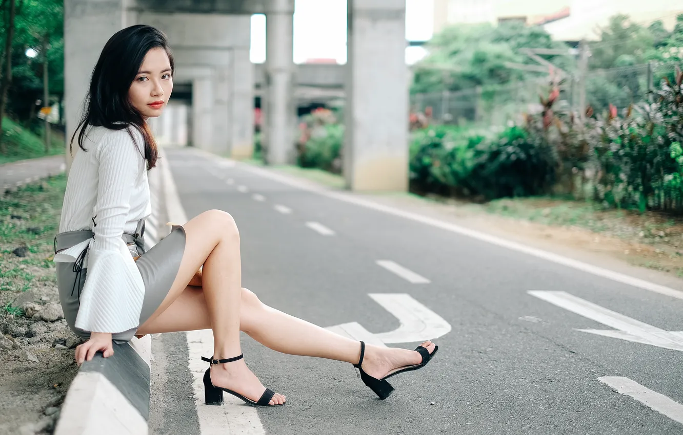 Photo wallpaper road, summer, face, model, hair, legs