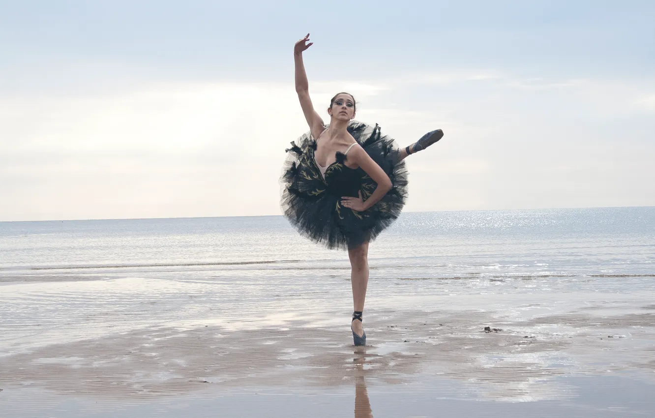 Photo wallpaper sea, girl, dance, ballerina