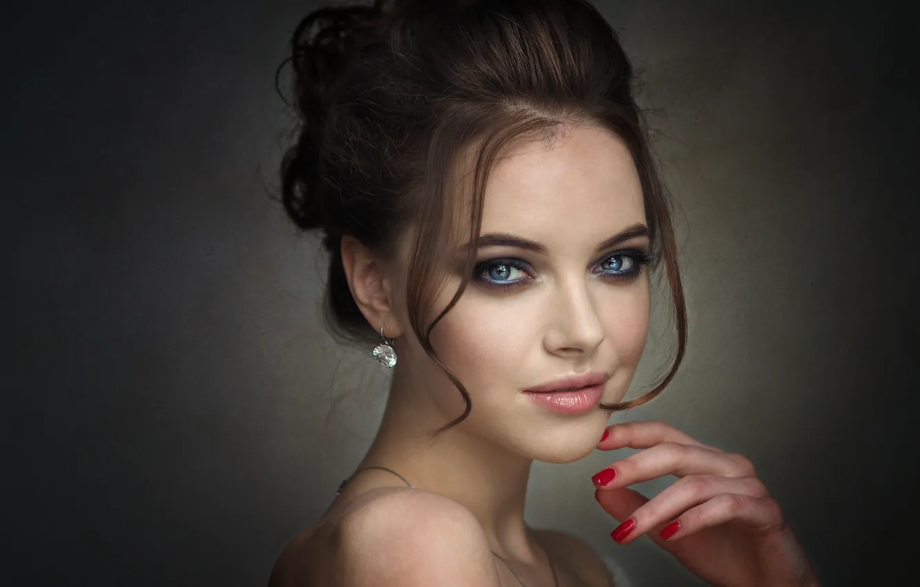 Photo wallpaper eyes, look, girl, beauty, makeup, curls, manicure