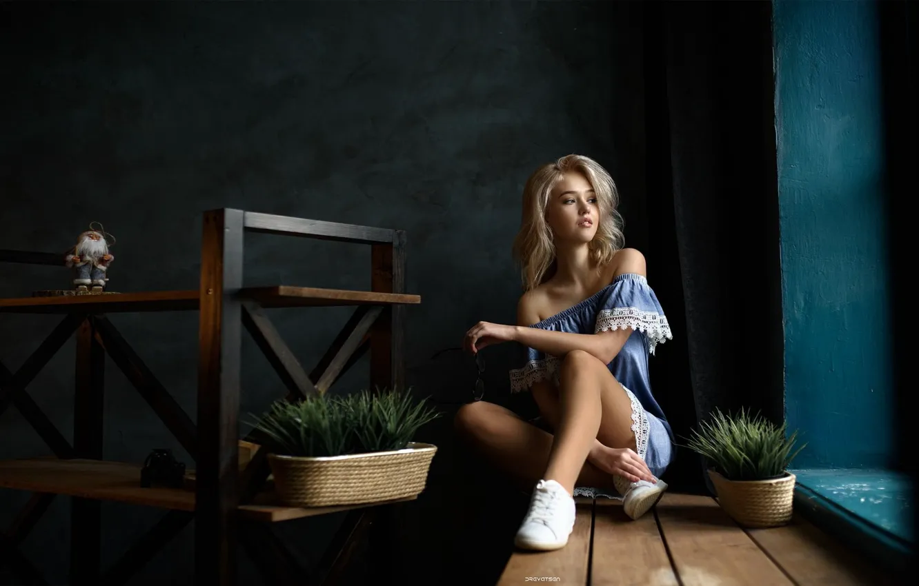 Photo wallpaper look, girl, face, hair, dress, sill, girl, top