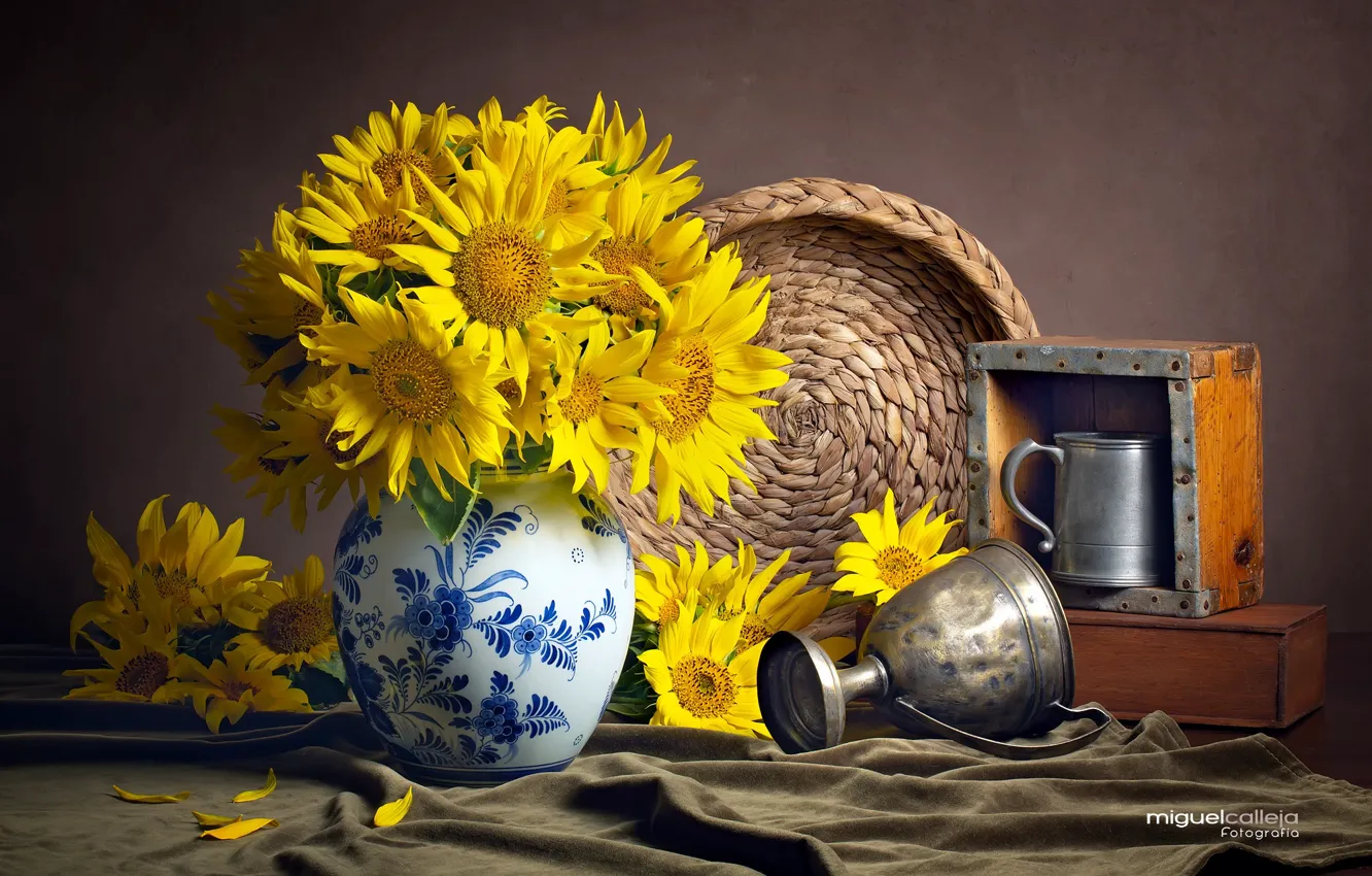 Photo wallpaper sunflowers, yellow, bouquet, dishes, vase, still life