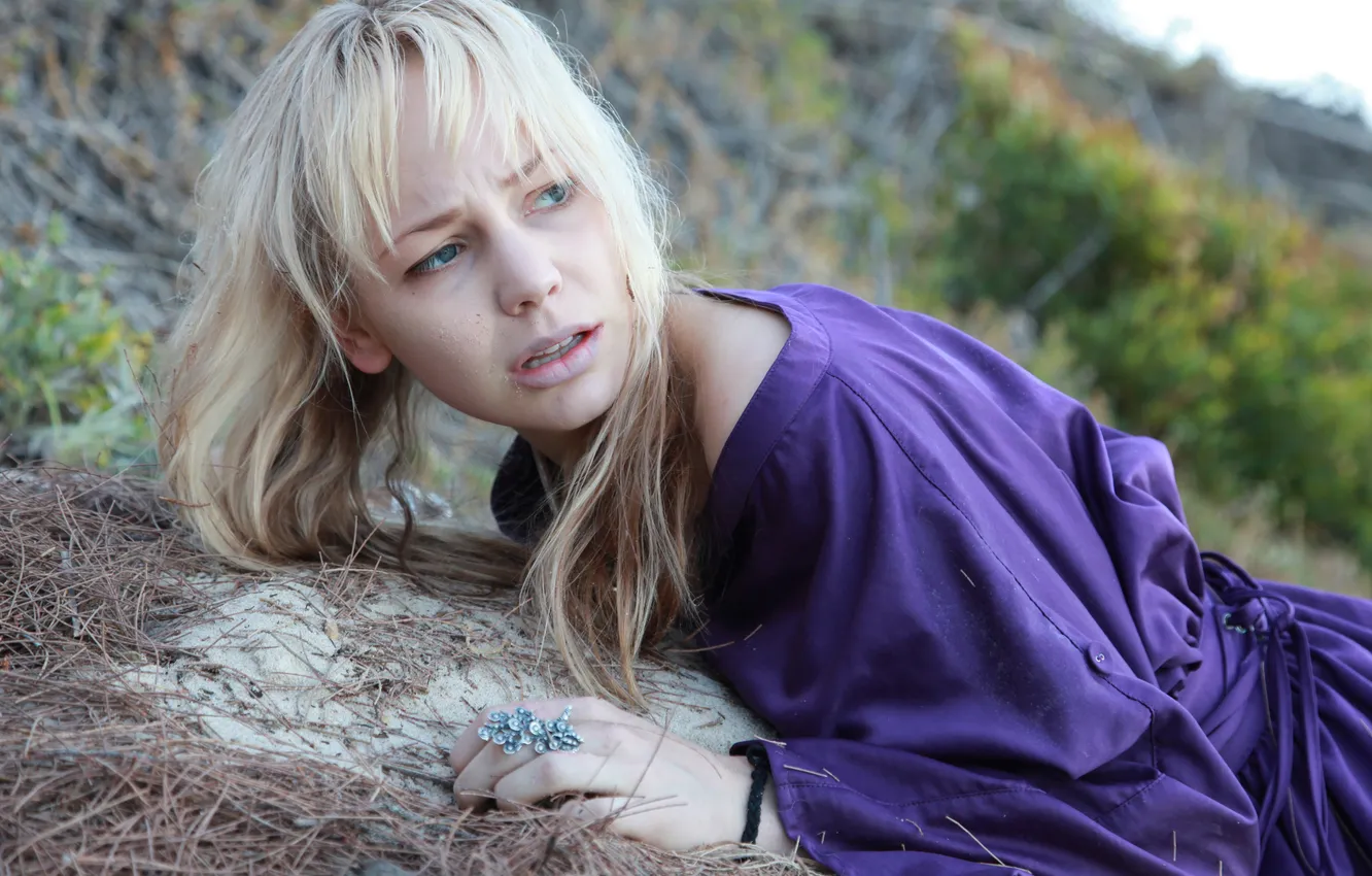 Photo wallpaper Adelaide Clemens, Adelaide Clemens, Wasted on the Young, Young to no avail