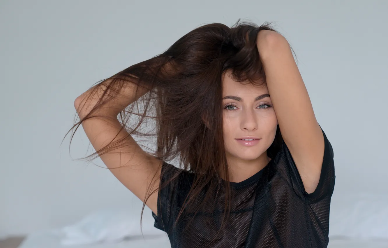 Photo wallpaper model, pose, looking at camera, Micheala Isizzu