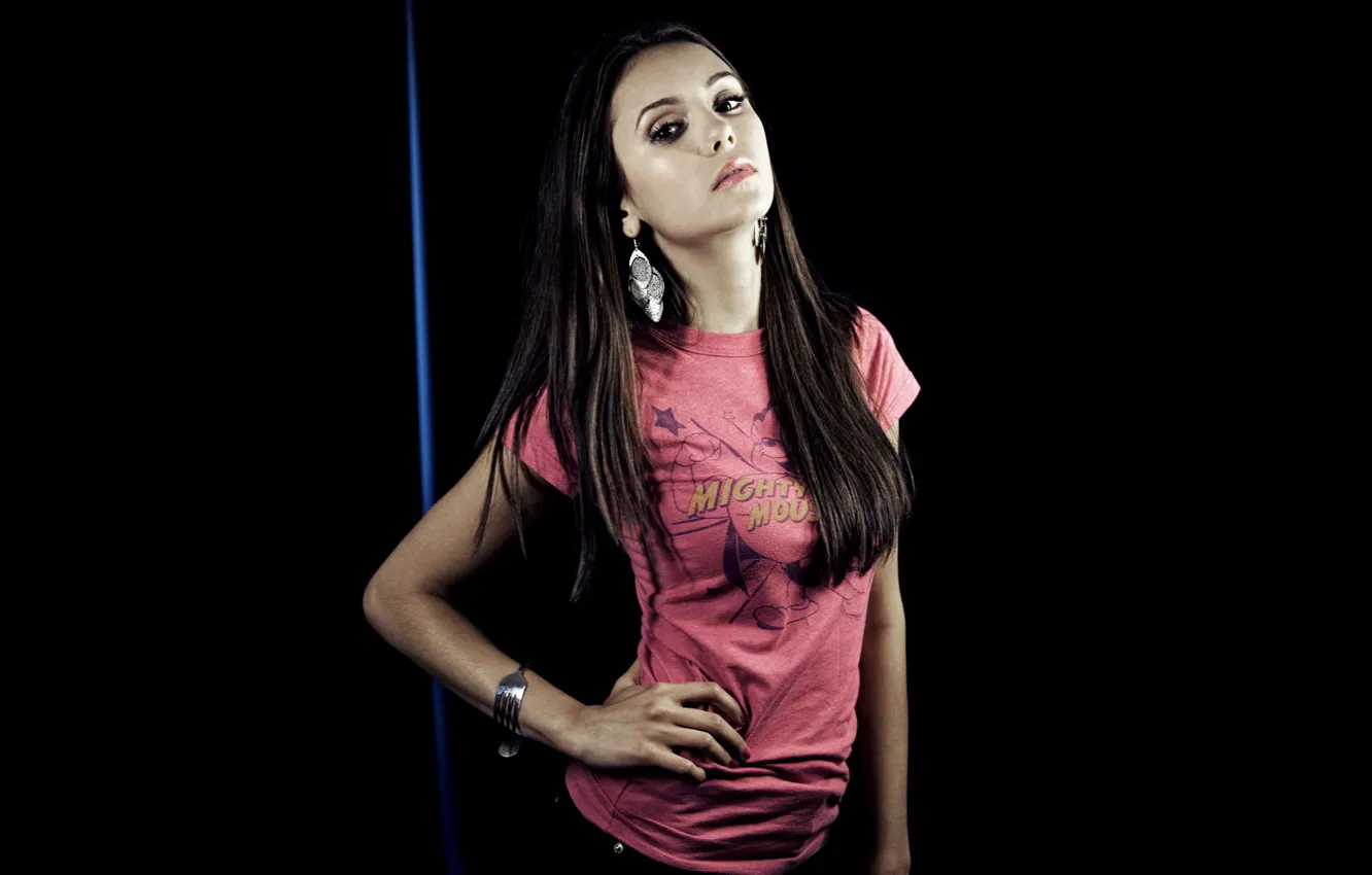 Photo wallpaper pose, model, makeup, actress, brunette, t-shirt, hairstyle, photographer