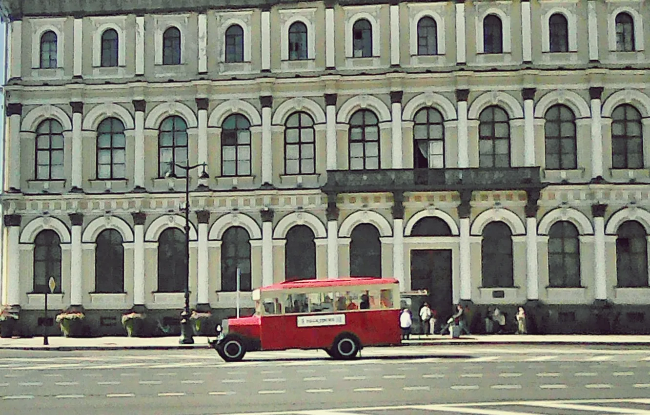 Photo wallpaper the city, August 2025, retro bus