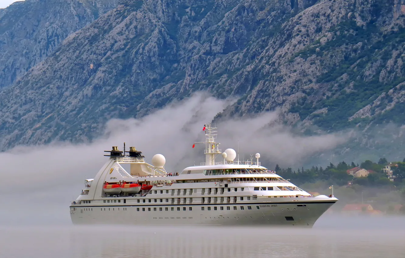 Photo wallpaper fog, liner, cruise