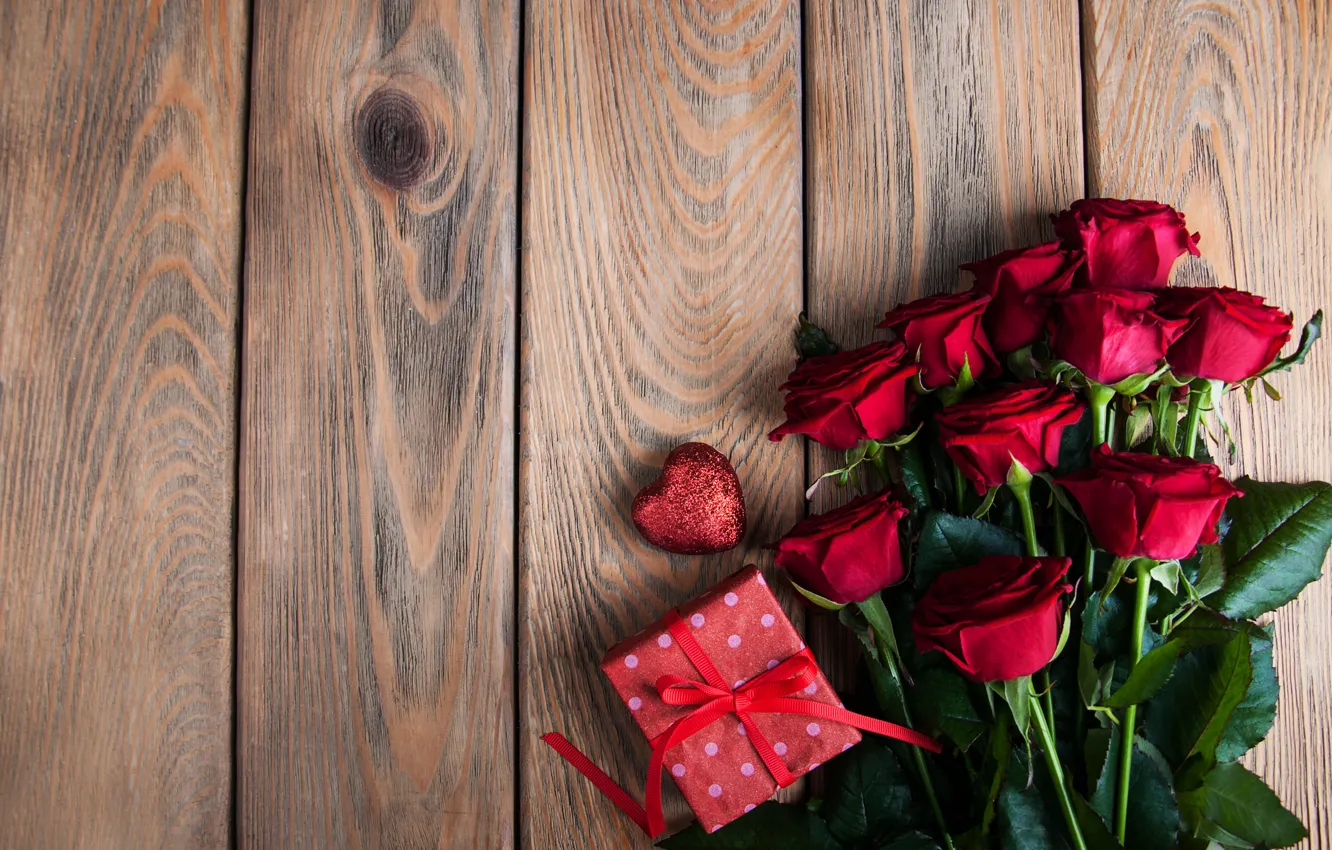 Photo wallpaper table, gift, roses, bouquet, red, wood