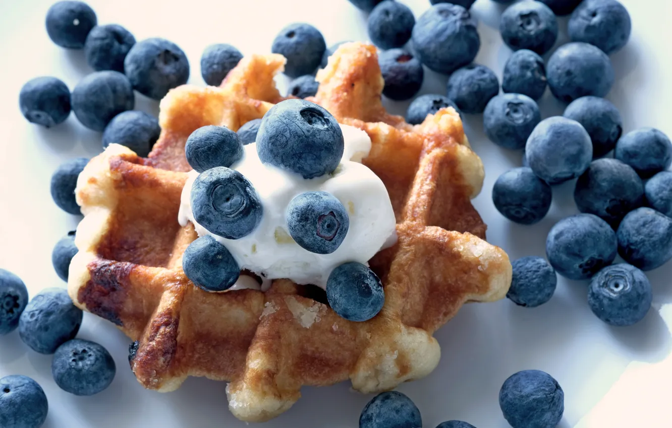 Photo wallpaper cream, waffles, blueberries