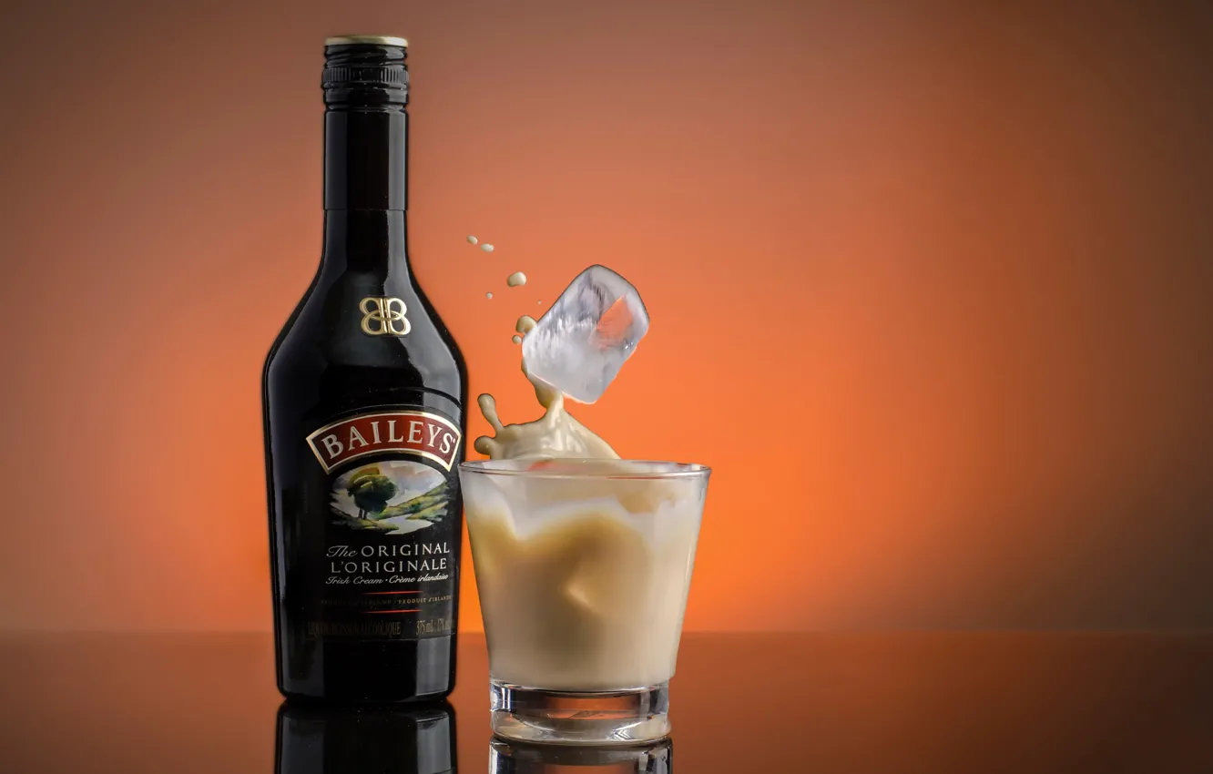 Photo wallpaper splash, Baileys, liqueur, irish cream