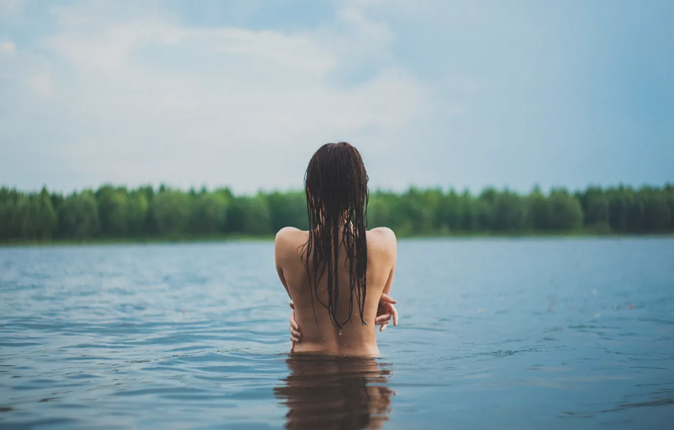 Photo wallpaper water, girl, nature, model, hair, back, wet, shoulders