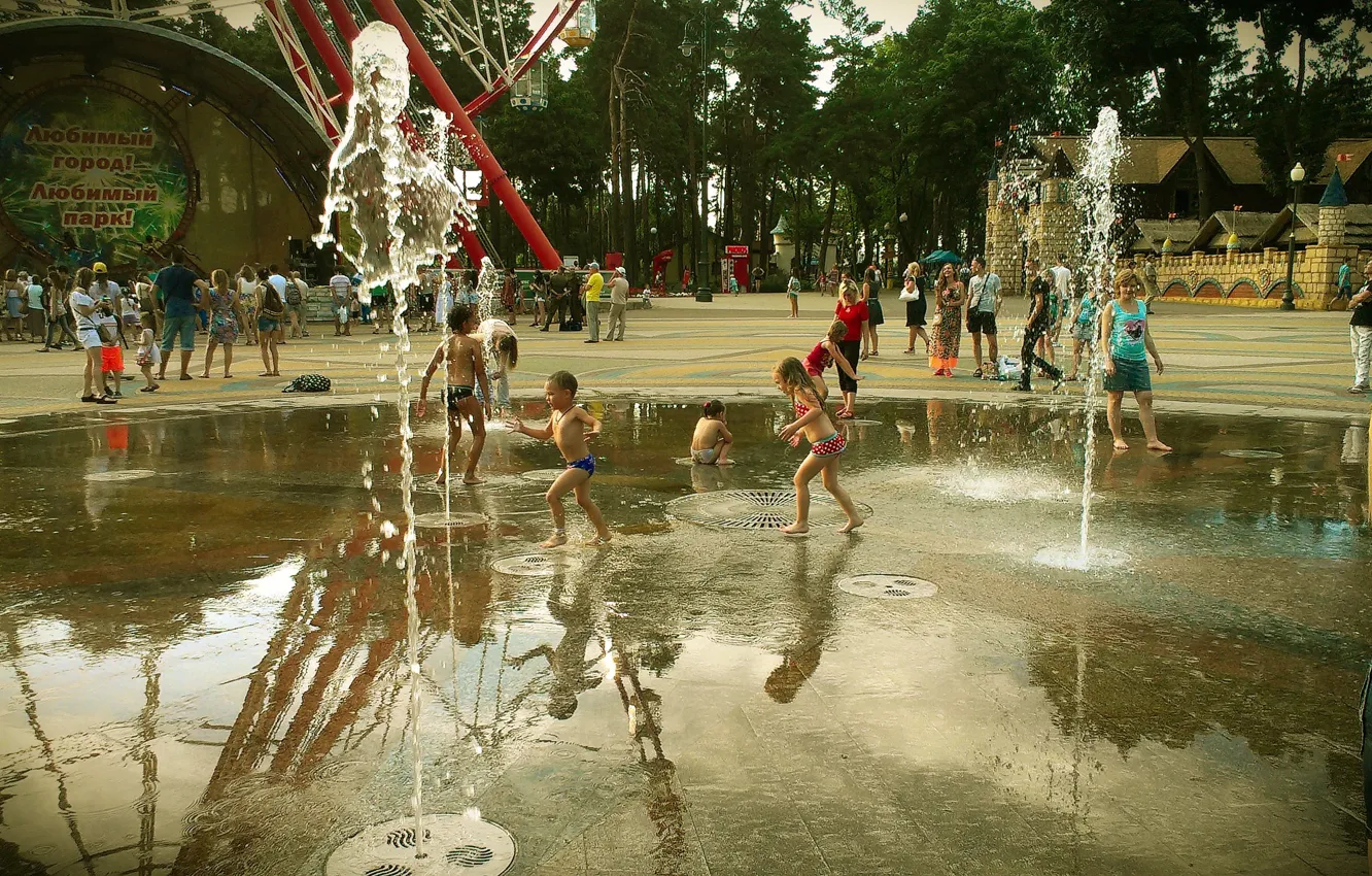 Photo wallpaper children, the city, Park, holiday, fountains