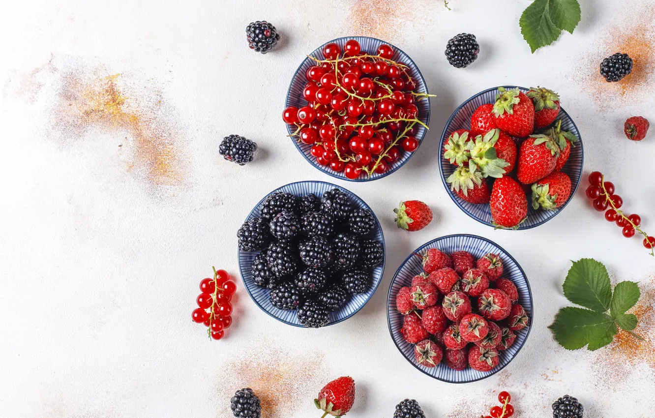 Photo wallpaper berries, bowl, different