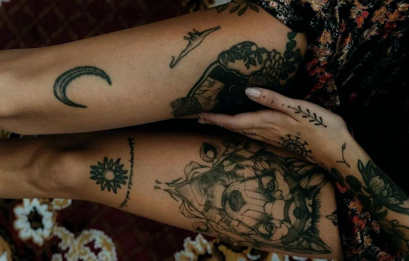 Photo wallpaper girl, dress, slender legs, tattoos on the legs, tattoos on the arms