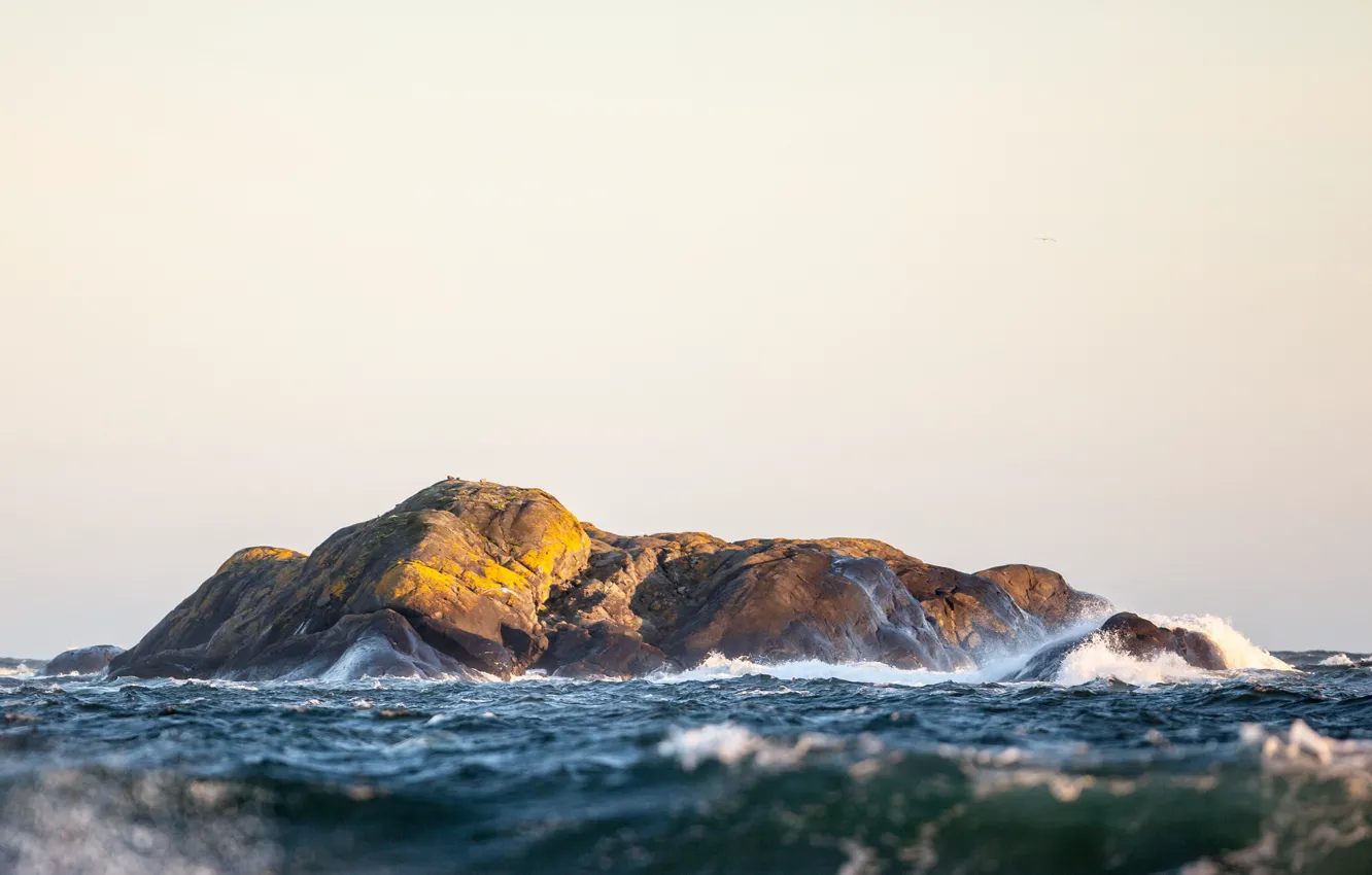 Photo wallpaper waves, sea, sunlight, islet