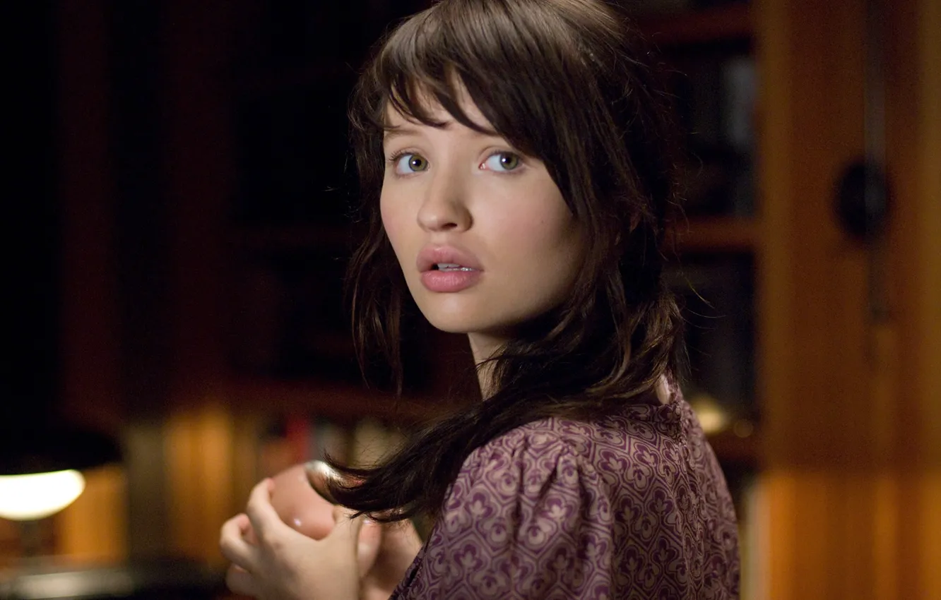Photo wallpaper sweetheart, actress, brunette, lips, Emily Browning, Emily Browning, The Uninvited, Uninvited